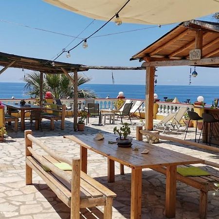 Pelekas Beach Apartments Rolling Stone Bagian luar foto
