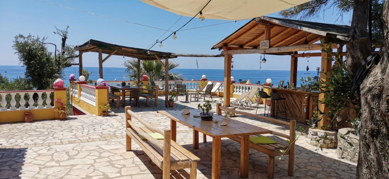 Pelekas Beach Apartments Rolling Stone Bagian luar foto