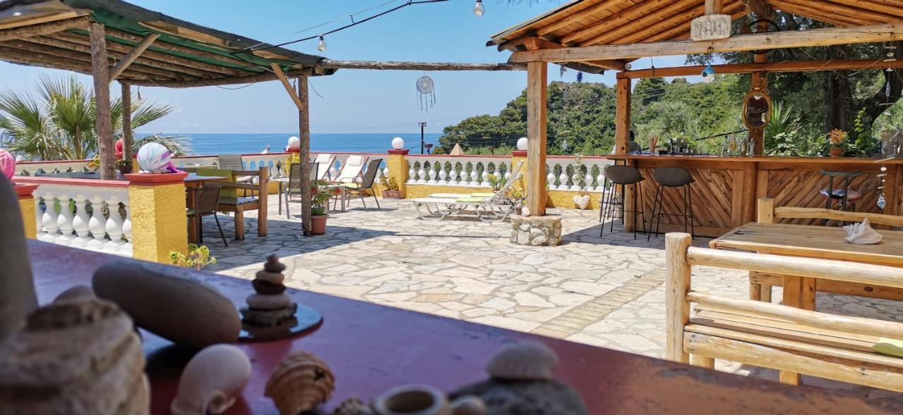 Pelekas Beach Apartments Rolling Stone Bagian luar foto