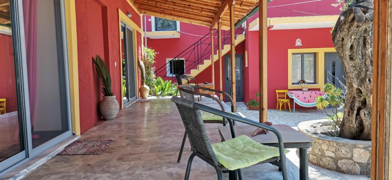Pelekas Beach Apartments Rolling Stone Bagian luar foto