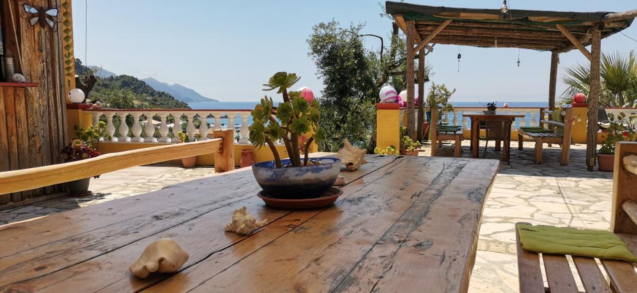 Pelekas Beach Apartments Rolling Stone Bagian luar foto