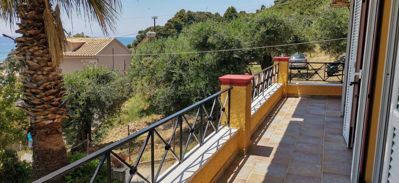 Pelekas Beach Apartments Rolling Stone Bagian luar foto