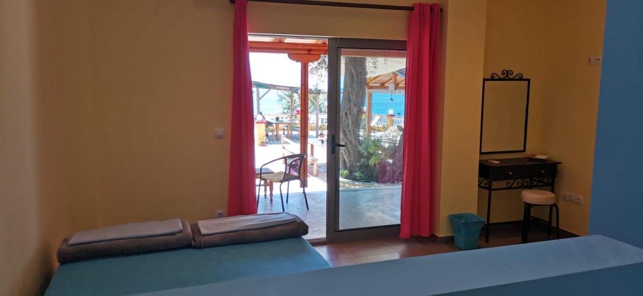 Pelekas Beach Apartments Rolling Stone Bagian luar foto