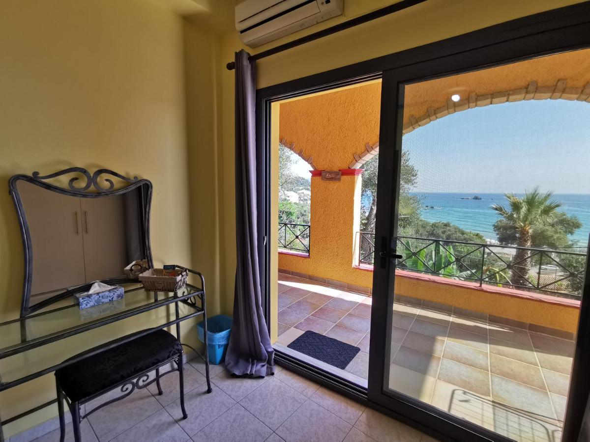 Pelekas Beach Apartments Rolling Stone Bagian luar foto