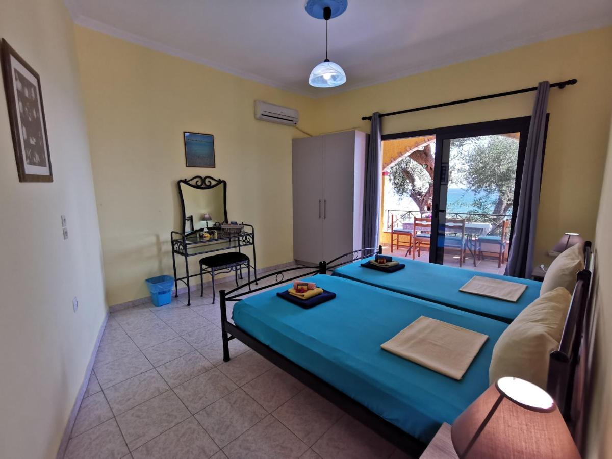 Pelekas Beach Apartments Rolling Stone Bagian luar foto