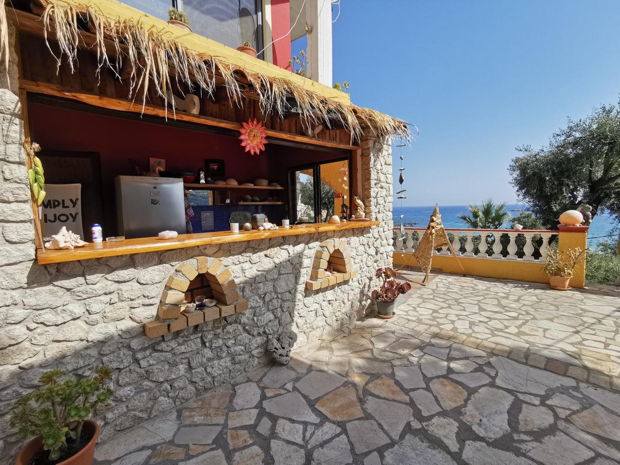 Pelekas Beach Apartments Rolling Stone Bagian luar foto