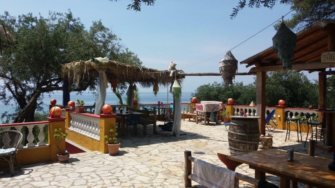 Pelekas Beach Apartments Rolling Stone Bagian luar foto